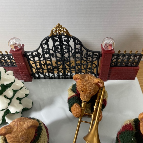 Christmas Wonderland Bear Band Animated Musical Lighted 12  Christmas Wonderland Bear Band Animated Musical Lighted 12 Songs 1997 See Video